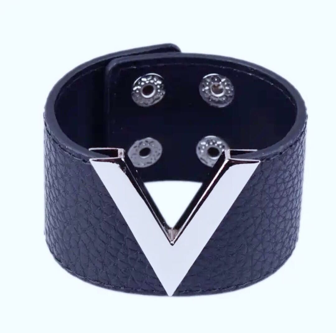 Luxury V-shape Black Bracelet