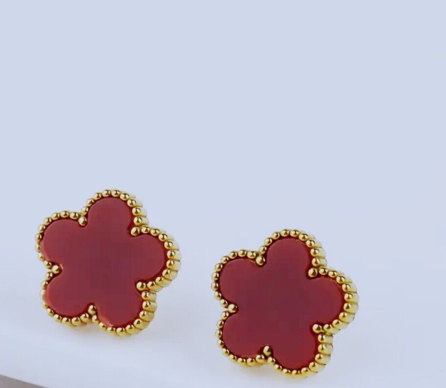 Barn Red Fife Clover Stud Earrings